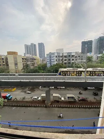 1 BHK Flat for Sale in Link Road Andheri West