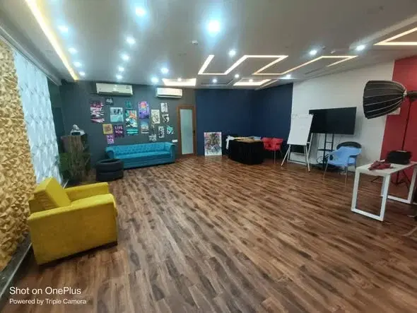 Commercial Space for Rent in Crystal Point