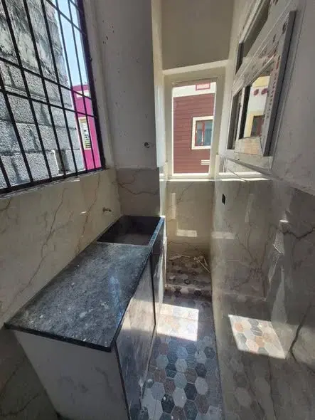 2 BHK Flat for Rent in kudlu gate metro station near hsr layout 2km