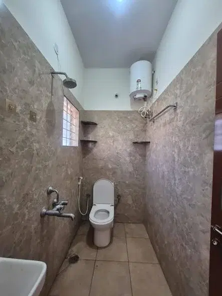 2 BHK Flat for Rent in kudlu gate metro station near hsr layout