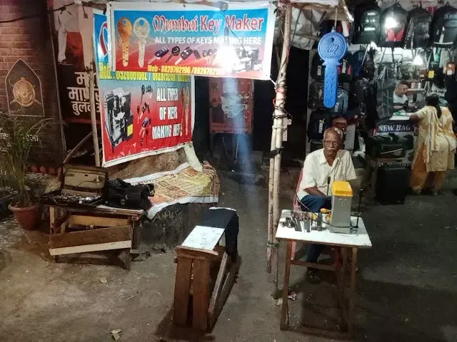 3 BHK Flat for Rent in 7 Bungalows