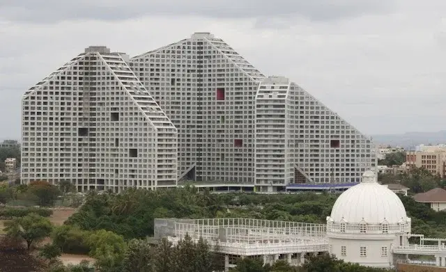 2 BHK Flat for Rent in Future Tower Amanora