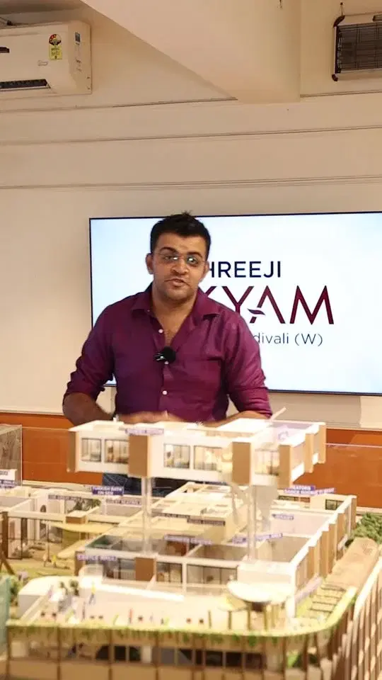 Flat for Sale in Upper Mahavir Nagar