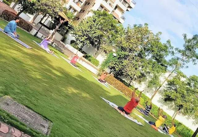 2 BHK Flat for Rent in NIBM Road