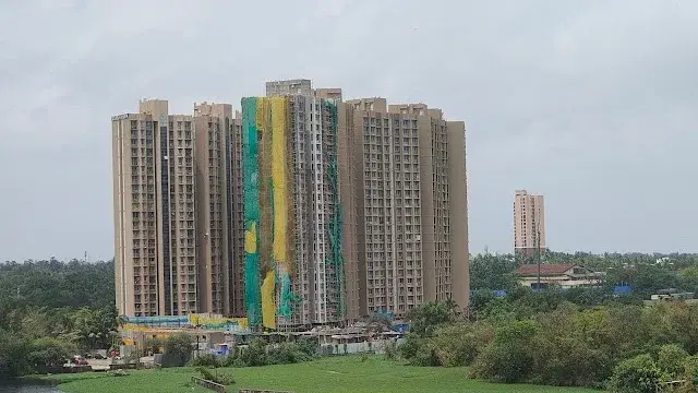 1 BHK Flat for Sale in Marina Enclave