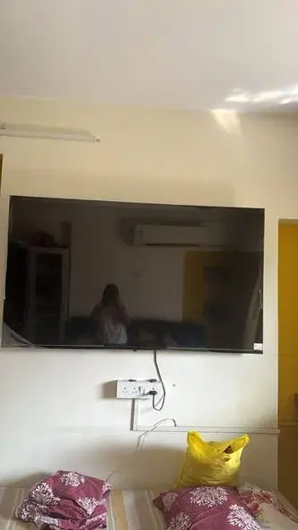 Single Occupancy for Female in 2 BHK Flat for Rent in Yari Road