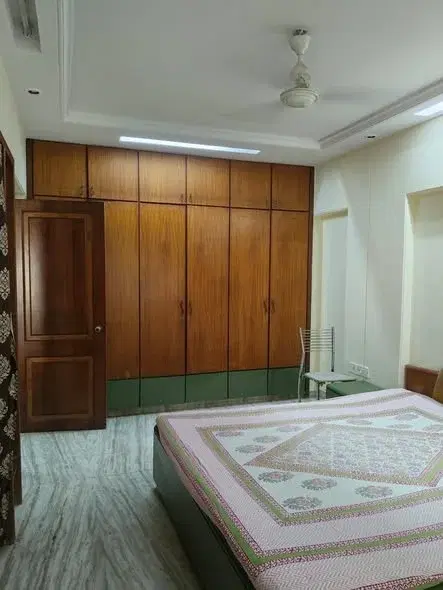 2 BHK Flat for Rent in Andheri West