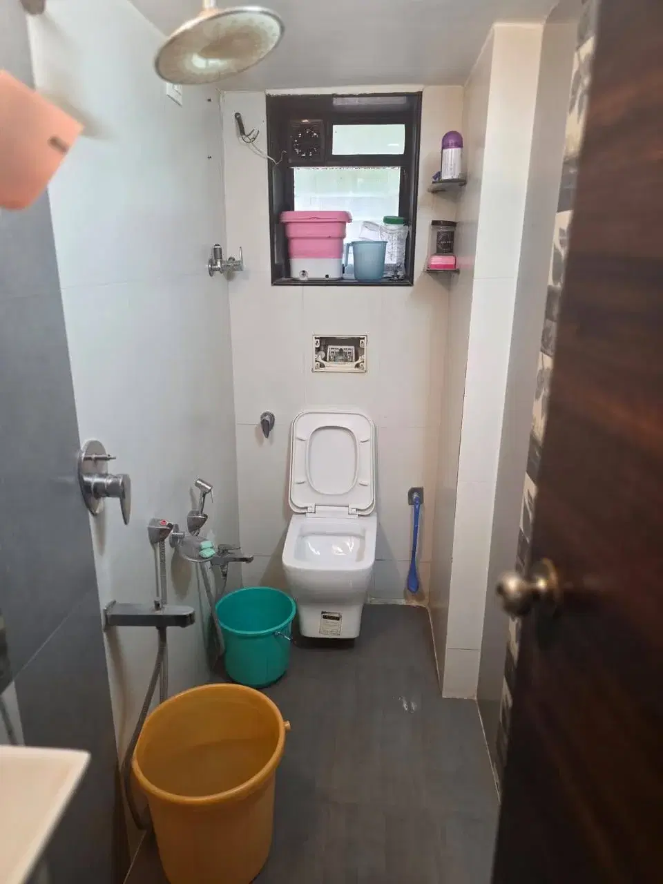 Double Occupancy for Female in 3 BHK Flat for Rent Near Kalanagar ( ten bkc tower) Patrakar chs Bandra east