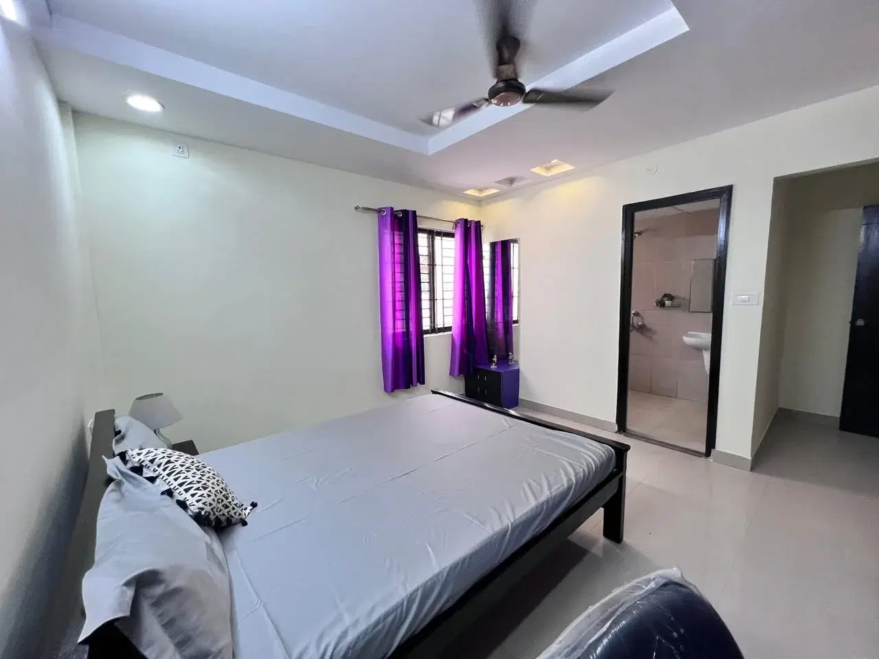 Single Occupancy for Female in 3 BHK Flat for Rent Near Manyata Tech Park