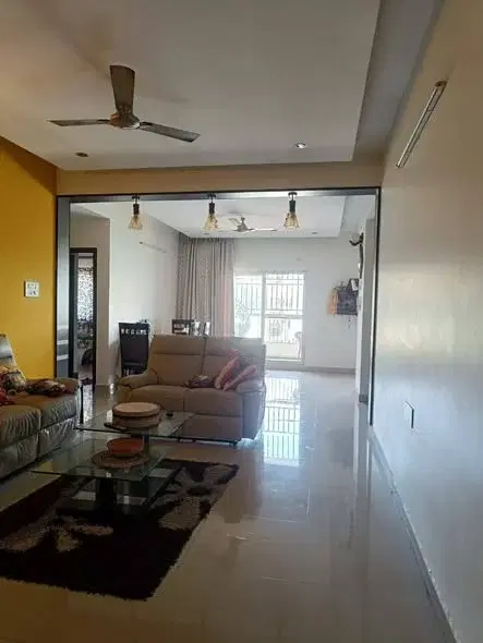 Single Occupancy for Female in 3 BHK Flat for Rent in Owners Court East Layout Road