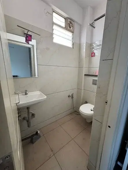 1 BHK Flat for Rent in 2kms from Manyata Tech Park and 50m to all amenities