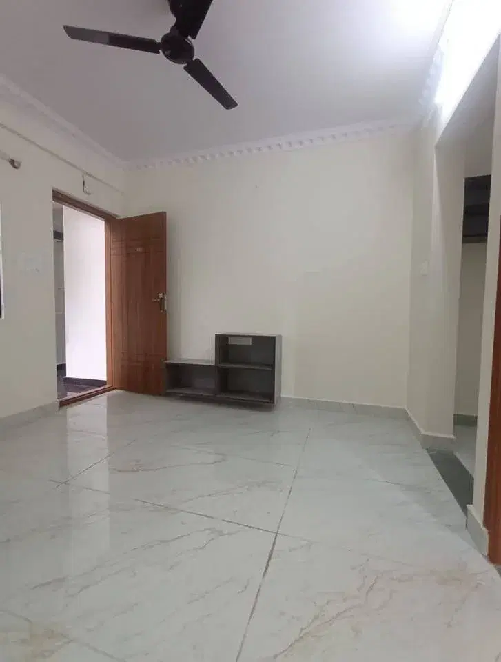 1 BHK Flat for Rent in Singasandra Very Near to HSR Layout