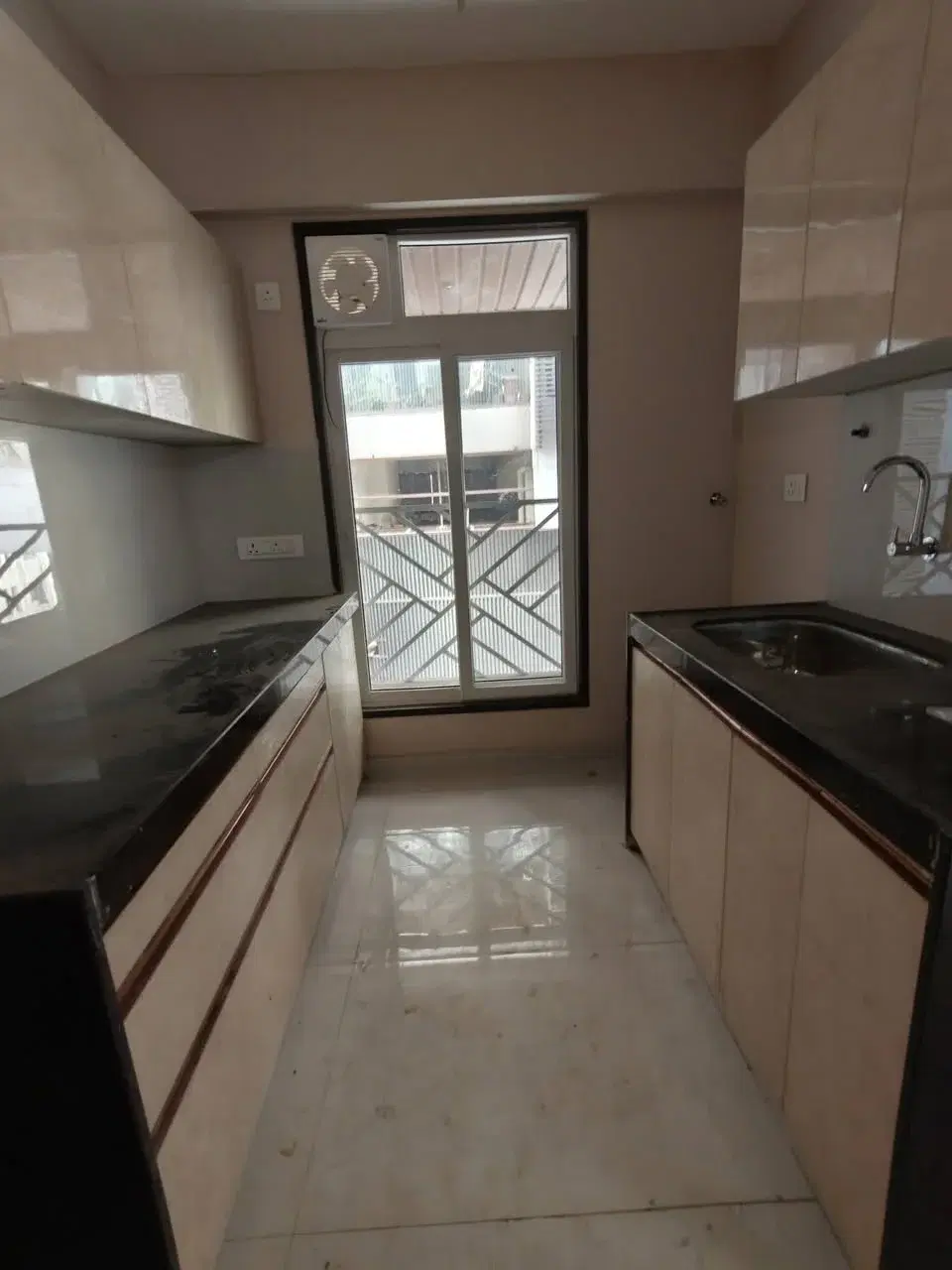 1 BHK Flat for Rent in Santacruz West near Starbucks