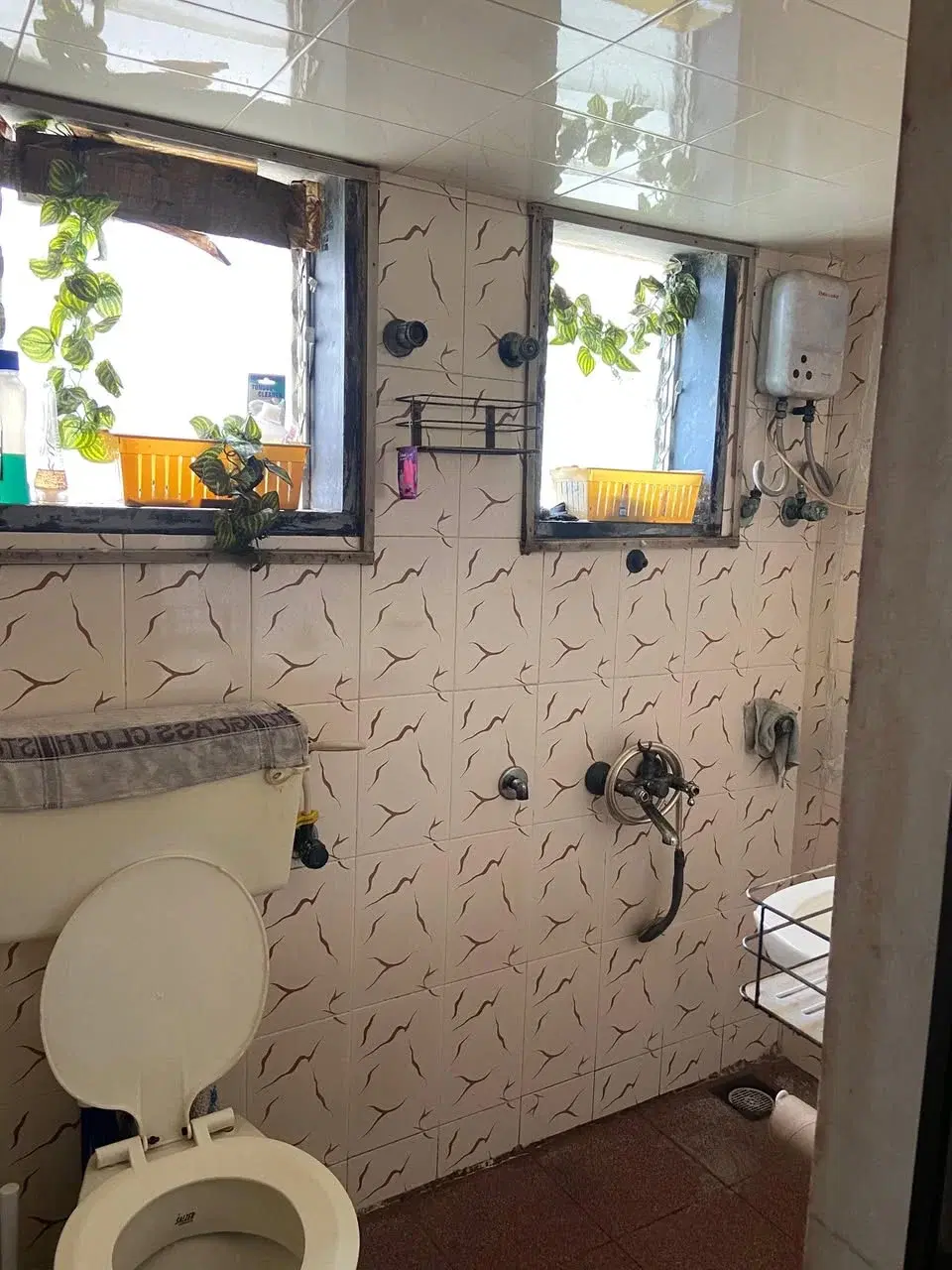 Single Occupancy for Female in Flat for Rent in Malad West in Evershine Nagar