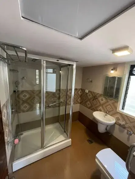 2 BHK Flat for Rent in Sherly Rajan Road