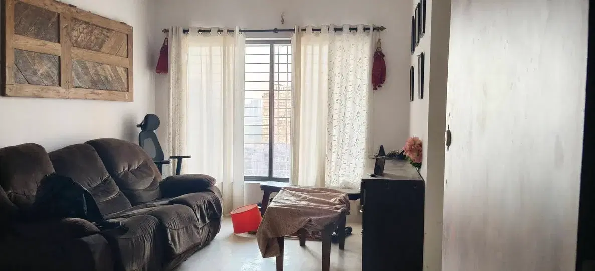 1 BHK Flat for Rent in Royal Palms