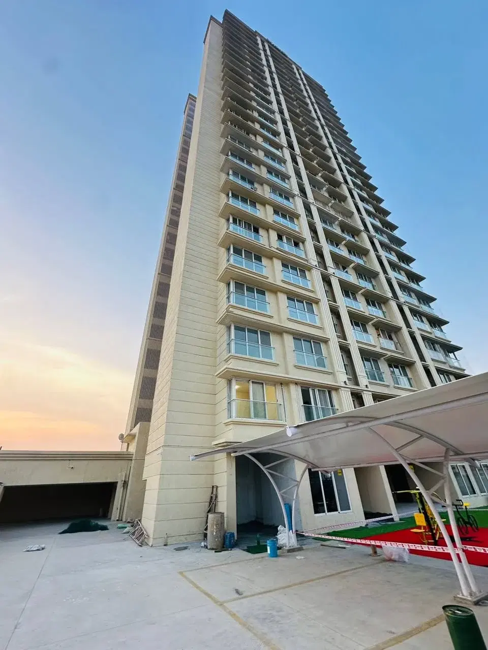 Single Occupancy for Female in 1 BHK Flat for Rent in Goregaon West