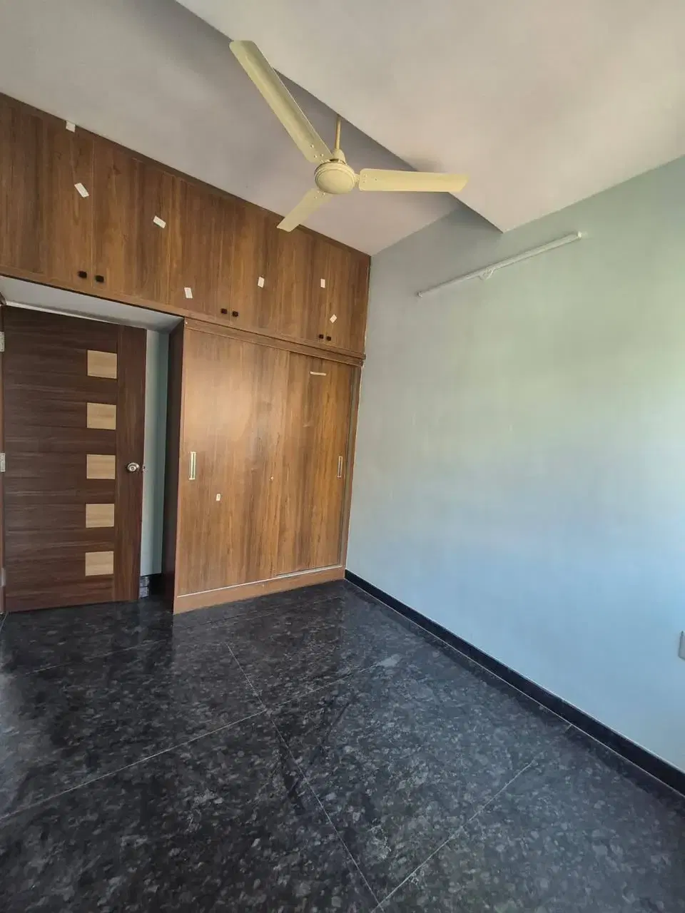 1 BHK Flat for Rent in kudlu gate metro station near hsr layout