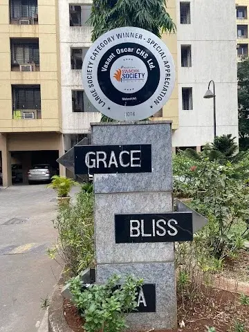 2 BHK Flat for Sale in LBS Road