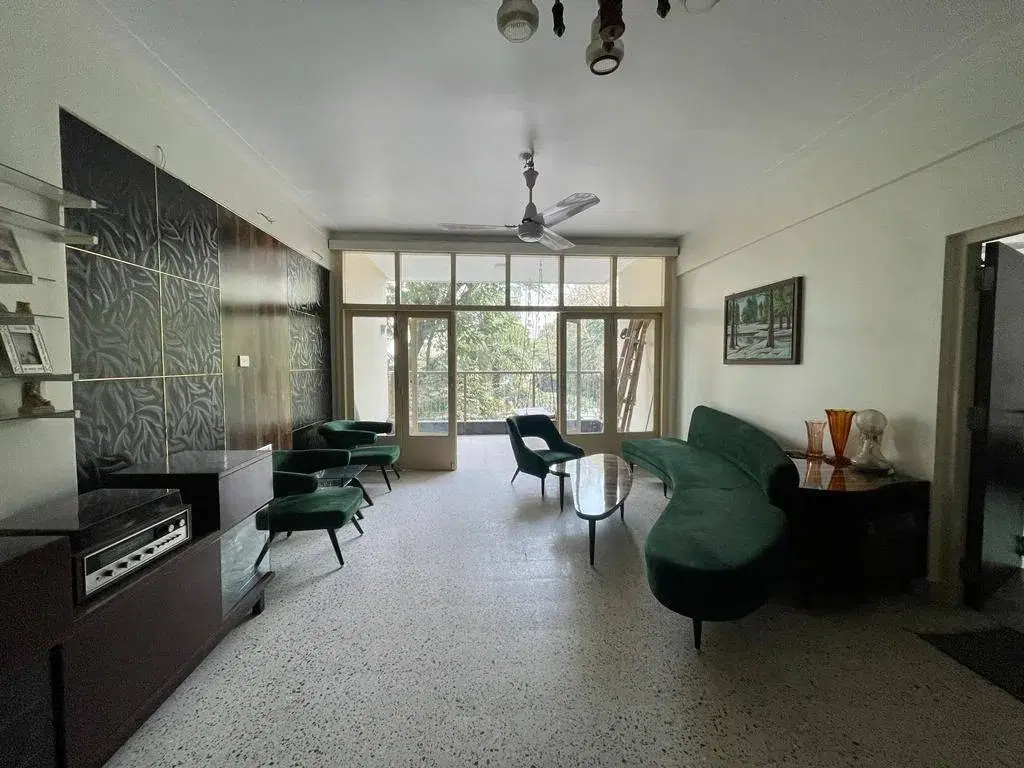 Single Occupancy for Female in 2.5 BHK Flat for Rent in Malabar Hills