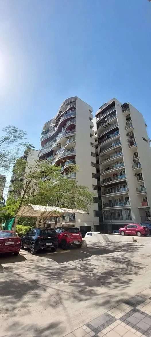 2 BHK Flat for Rent in Hadapsar Near Amanora Township