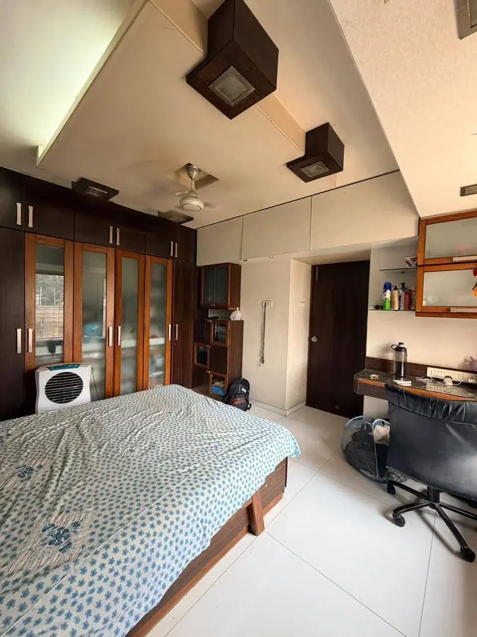 Flat for Rent in Vile Parle East