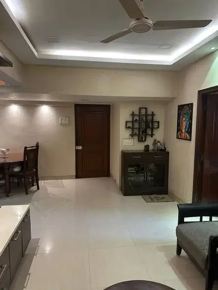 2 BHK Flat for Rent in Khar West