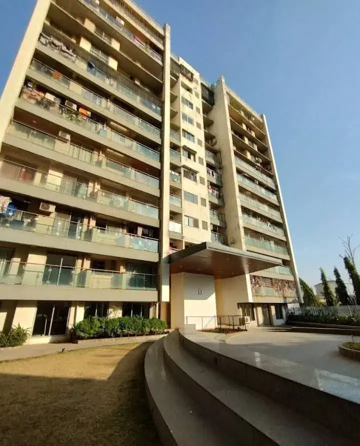 Double Occupancy for Female in 4 BHK Flat for Rent in Sakinaka