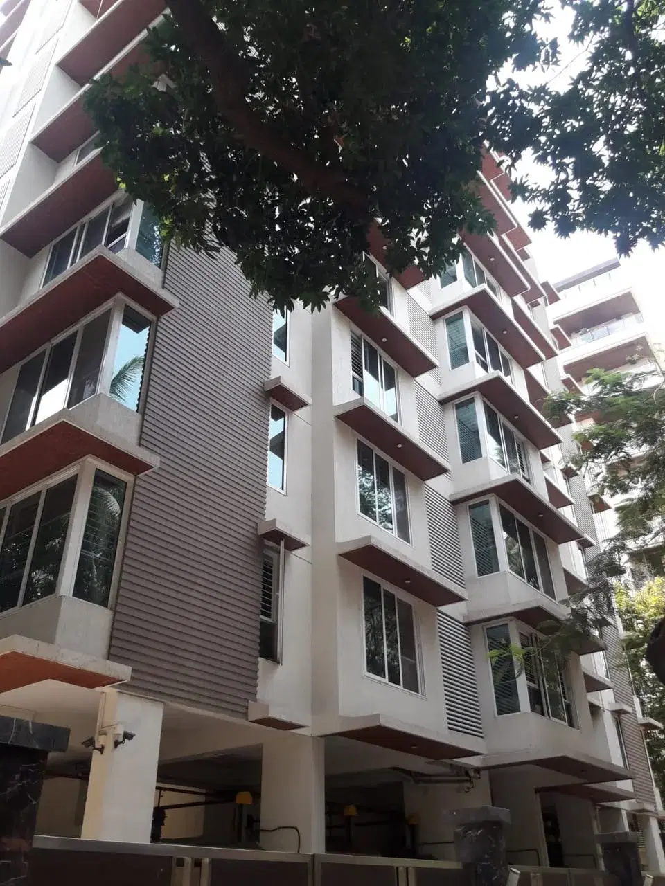 2 BHK Flat for Sale in Khar West